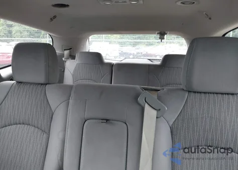 2017 Chevrolet Traverse Ls z USA, uszkodzony, nr VIN 1GNKRFKDXHJ330372